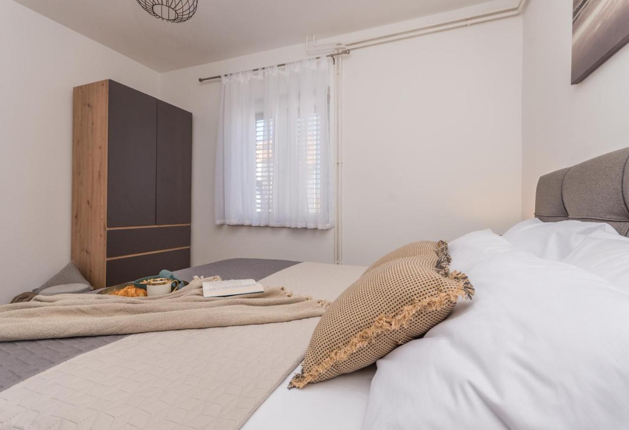 Apartmani A&M Biograd Na Moru Exterior photo